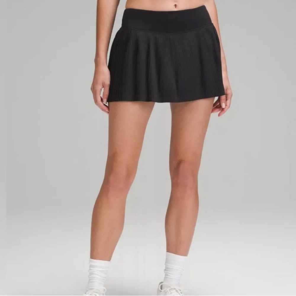 Lululemon Pleat to Street skirt, EUC, Black, 8